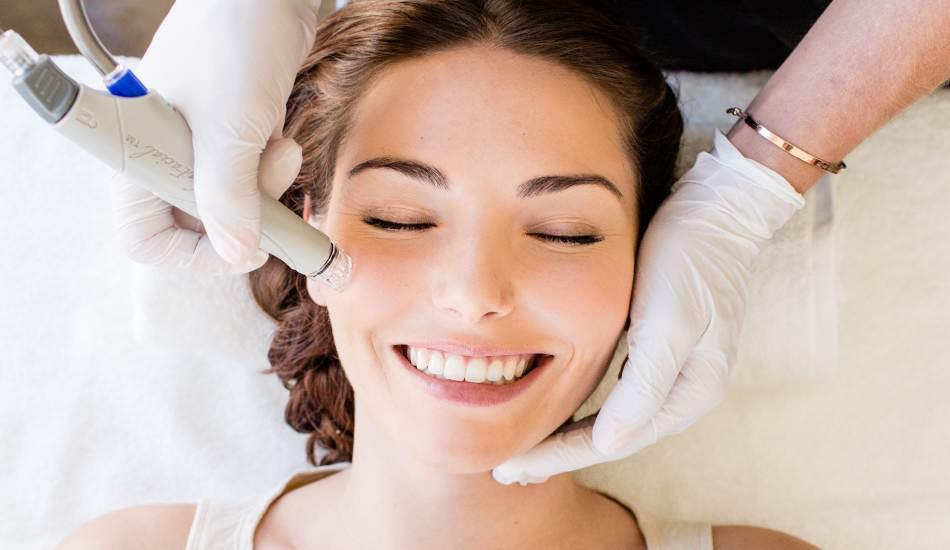 Hydrafacial Nedir Ve Ne Ise Yarar Hydrafacial Cilt Bakimi Nasil Yapilir Hydrafacial Fiyatlari Guzellik Haberleri