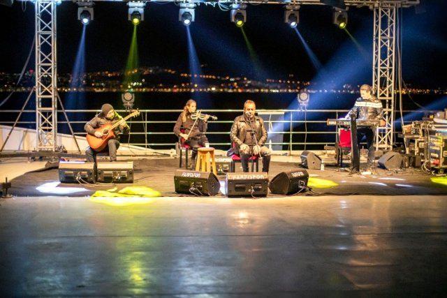 Haluk Levent İzmir'de 100. yıl konseri verdi