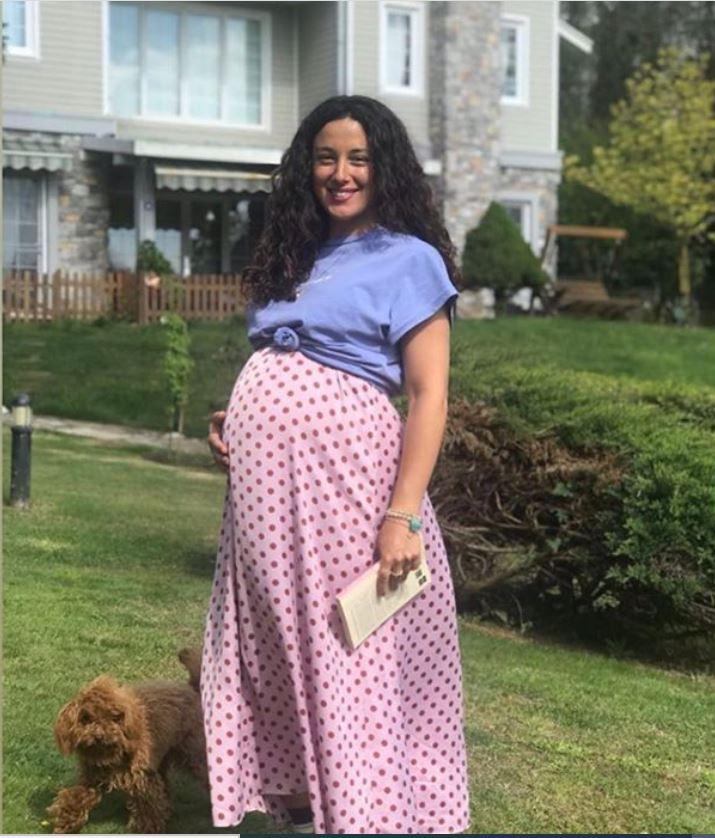 Erkan Kolçak Köstendil'in hamile eşi Cansu Tosun'dan yeni fotoğraf!