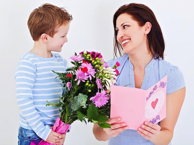 10 Mayıs Anneler Günü! Anneler günü nasıl ortaya çıktı? Anneler günü neden kutlanır?