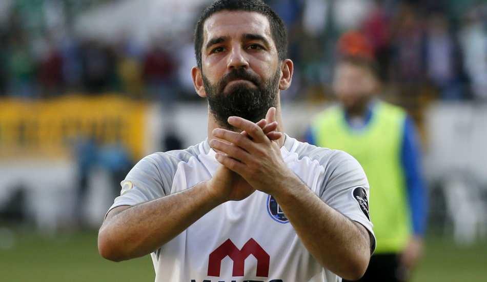 futbolcu_arda_turan_sitem_etti_herkes_dusmemi_beklemis_1588579053_5201.jpg