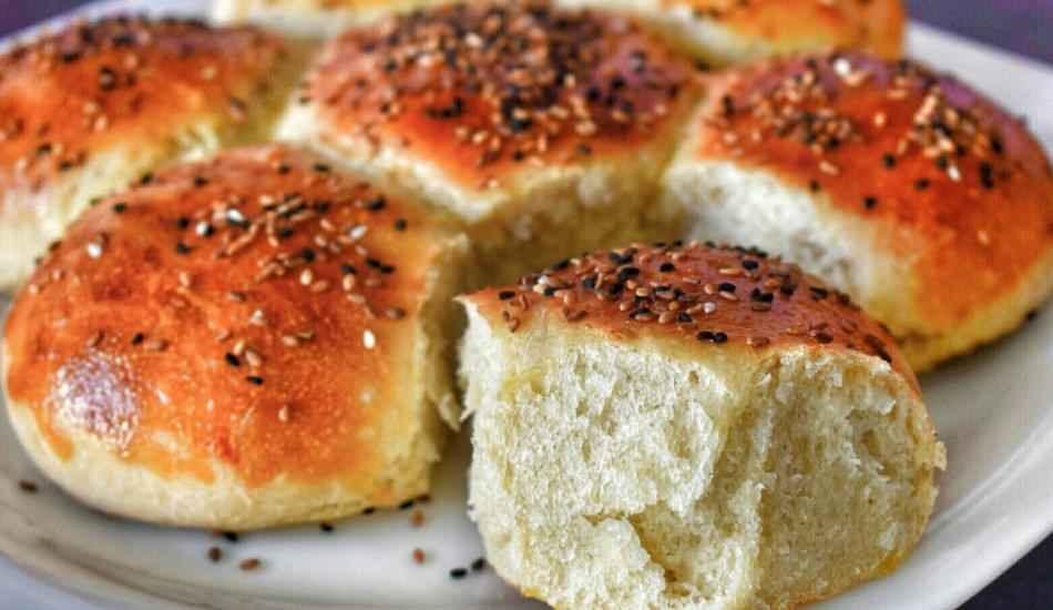 tarifi_cok_basit_evde_cicek_ekmek_yapimi_yumusacik_cicek_ekmek_nasil_yapilir_1588751554_5186.jpg