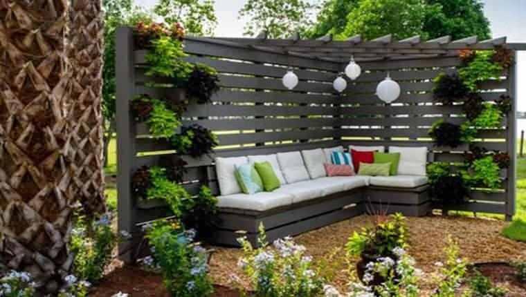 Küçük bahçeler için şık ve rahat bahçe dekorasyonu önerileri