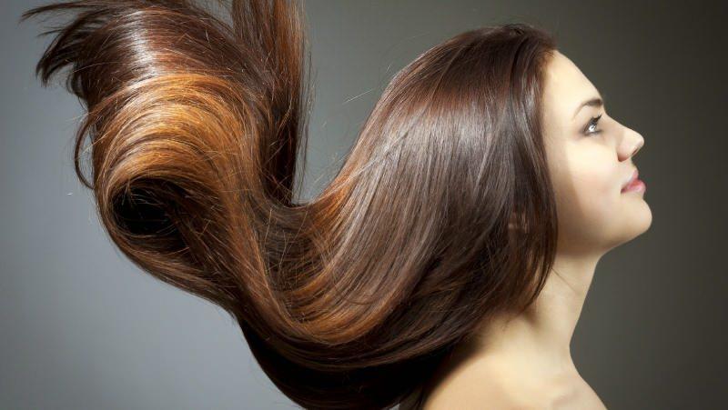 Yumuşatıcıyı kuru ve yıpranmış saçlarda kullanma