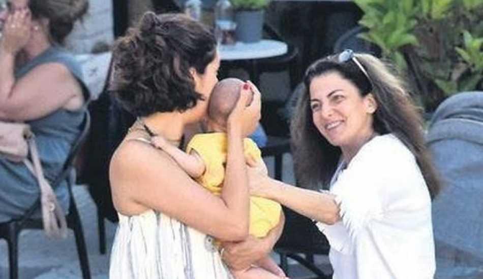 berguzar_korel_halit_ergenc_ciftinin_bebekleri_ilk_kez_goruntulendi_1593760145_3905.jpg
