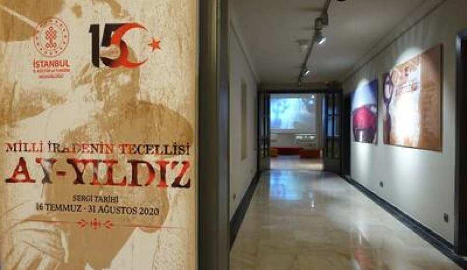 ay_yildiz_sergisi_sanatseverlerle_bulustu_1594969897_3284.jpg