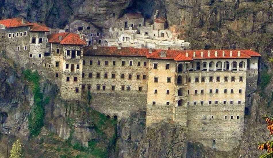 trabzon_sumela_manastirina_yogun_ilgi_1596613149_8332.jpg