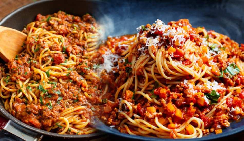 bolonez_sos_nasil_yapilir_ve_icinde_neler_var_bolonez_sos_evde_yapimi_1597479947_9917.jpg