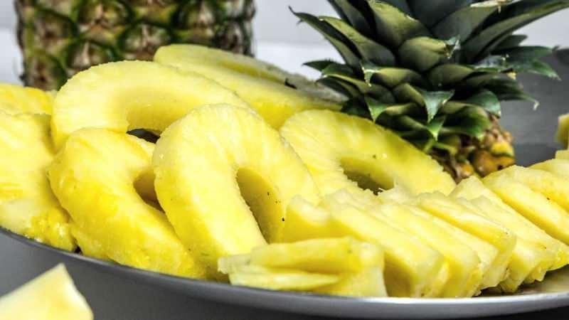 en kolay ananas nasil soyulur ananas nasil kesilir ananasi soymanin yontemleri nelerdir pratik bilgiler haberleri