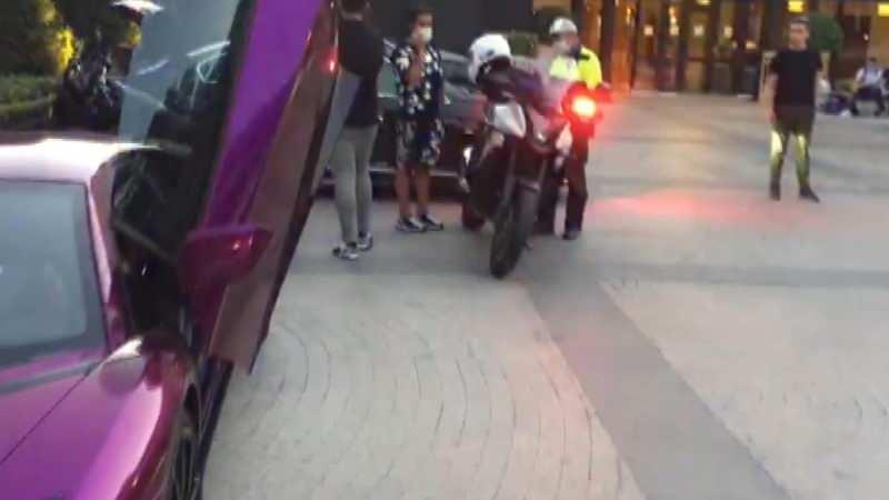 Beyoğlu'nda lüks otomobille 5 liraya karpuz satan sürücüye ceza - GÜNCEL  Haberleri, Haber7