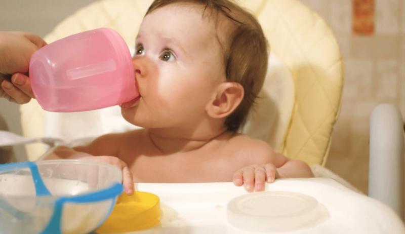 Bebeklere su ne kadar verilmeli?