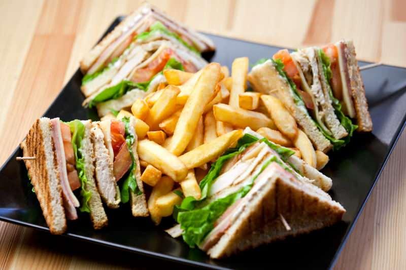 Kulüp sandviç (Club Sandwich) nasıl yapılır? Meskende kulüp sandviç tarifi
