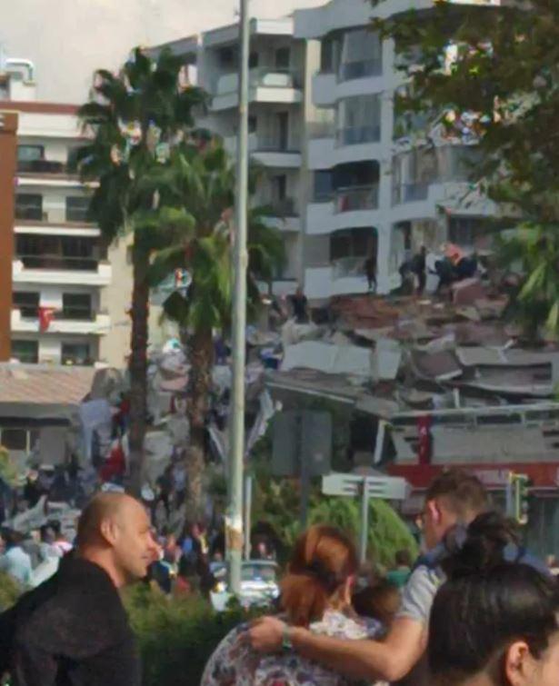 İzmir’deki zelzeleden imgeler: İşte 6.8 şiddetindeki zelzelede yıkılan binalar! 25 yE1N6 1604061274 3133
