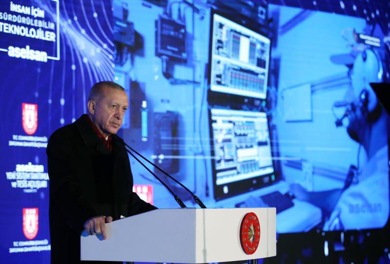 Türkiye Cumhurbaşkanı Recep Tayyip Erdoğan, Aselsan'ın Gölbaşı'ndaki yerleşkesinde, Aselsan Yeni Sistem Tanıtımları ve Tesis Açılışları programına katılarak bir konuşma yaptı