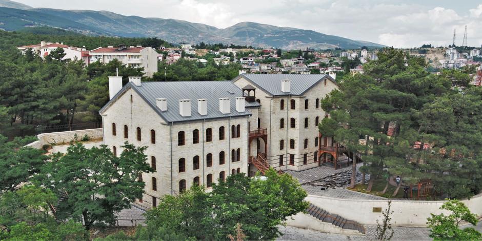 Edebiyat Tutkunlarinin Ortak Adresi Yedi Guzel Adam Kenti Seyahat Haberleri