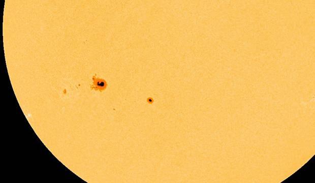 NASA, Güneş yüzeyinde Dünya’dan büyük 'güneş lekeleri' görüntüledi