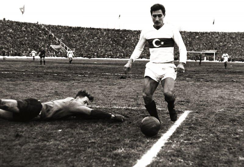 A Milli Futbol Takımı, Belçika ile Ankara 19 Mayıs Stadyumu'nda karşı karşıya geldi. Müsabaka 1 - 1 beraberlikle sonuçlandı. (1957)