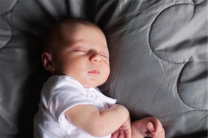 yeni doğan bebek nerede uyumalı