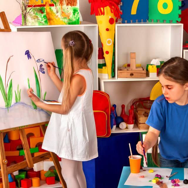 Çocuklara boyama nasıl öğretilir? Evde sulu boya etkinlikleri! Doğal
